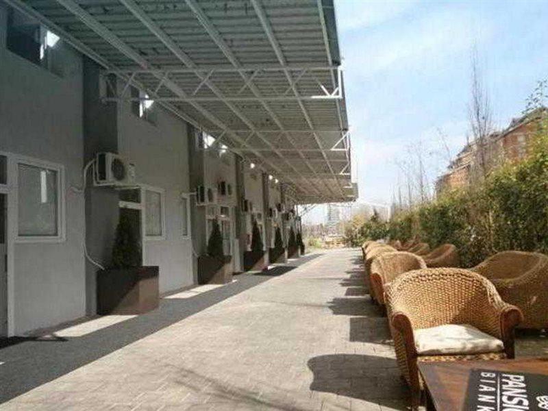 Pansion Bianko Hotel Skopje Bagian luar foto
