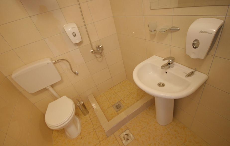 Pansion Bianko Hotel Skopje Bagian luar foto