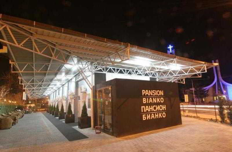 Pansion Bianko Hotel Skopje Bagian luar foto